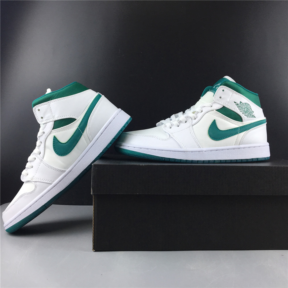 AIR JORDAN 1 MID 553558-113